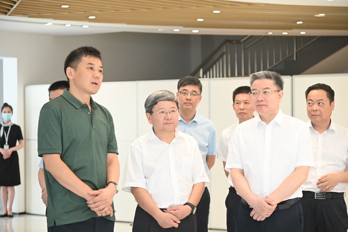 余姚市委书记傅贵荣一行莅临宁波球速体育生物调研园区建设